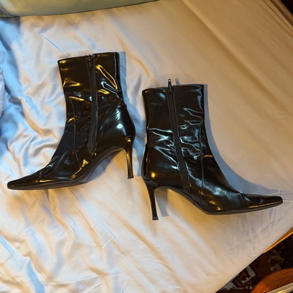 Burberry Check Lined Black Patent Leather Stiletto Booties - size 38 - Picture 2 of 9